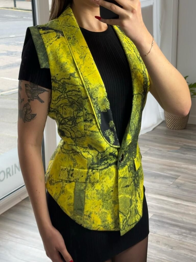 Yellow and Green Vest . Algae and Nature